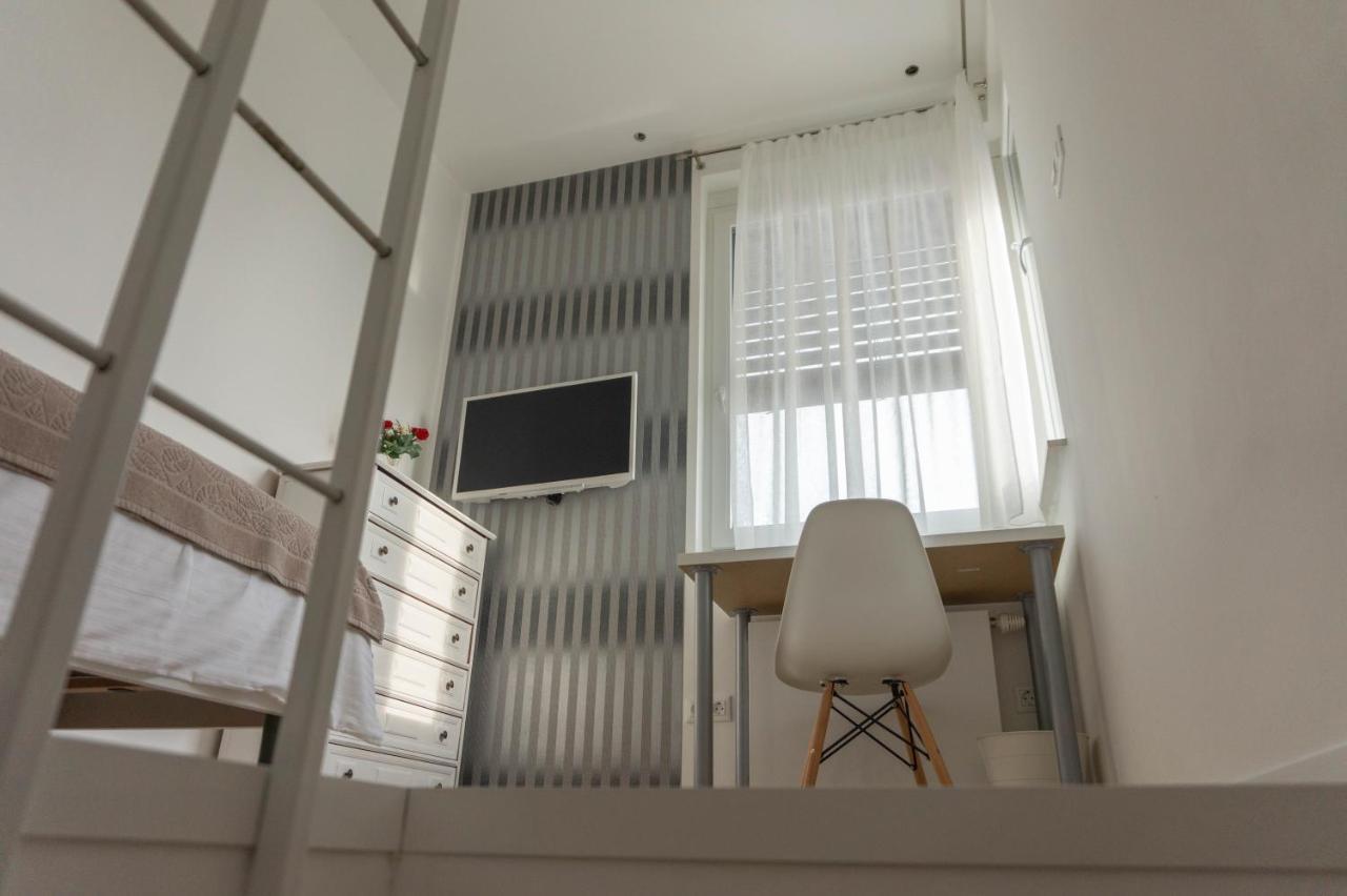 Apartment Maksimir Yard ซาเกร็บ ภายนอก รูปภาพ